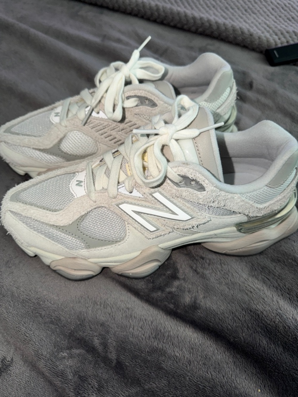 New Balance Women's 9060 sneakers